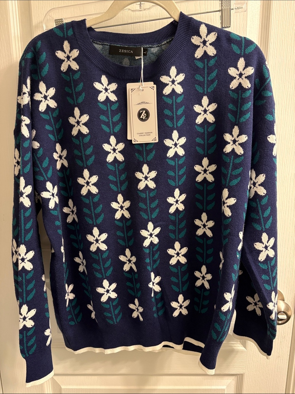Zesica Navy Crewneck Sweater with White Floral Pattern